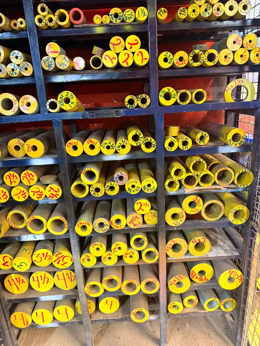 Material estructural en bodega